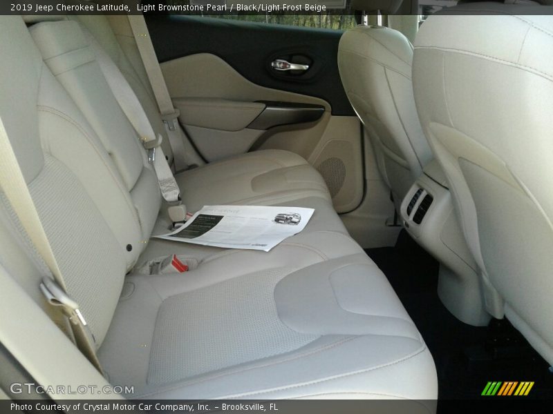 Light Brownstone Pearl / Black/Light Frost Beige 2019 Jeep Cherokee Latitude