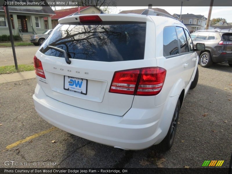 Vice White / Black 2018 Dodge Journey SE