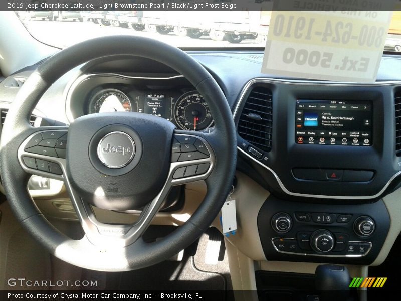 Light Brownstone Pearl / Black/Light Frost Beige 2019 Jeep Cherokee Latitude