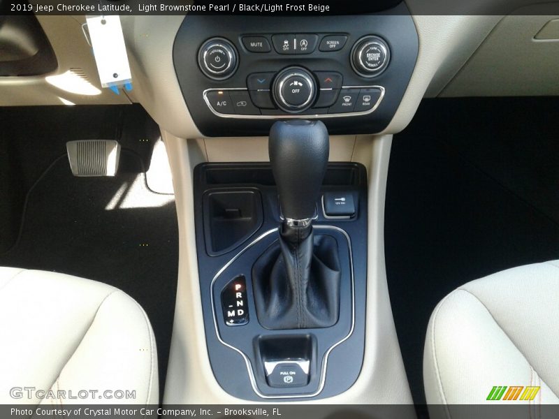 Light Brownstone Pearl / Black/Light Frost Beige 2019 Jeep Cherokee Latitude