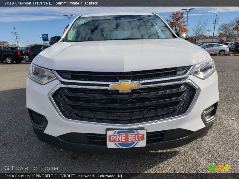 Summit White / Jet Black 2019 Chevrolet Traverse LS