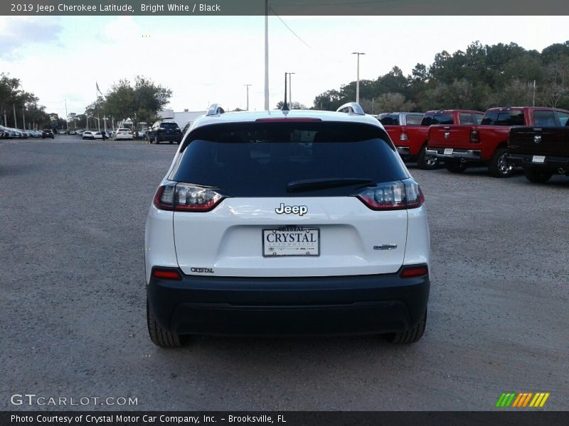 Bright White / Black 2019 Jeep Cherokee Latitude