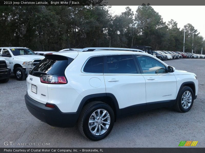 Bright White / Black 2019 Jeep Cherokee Latitude