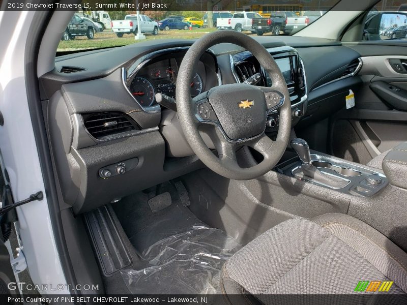 Summit White / Jet Black 2019 Chevrolet Traverse LS