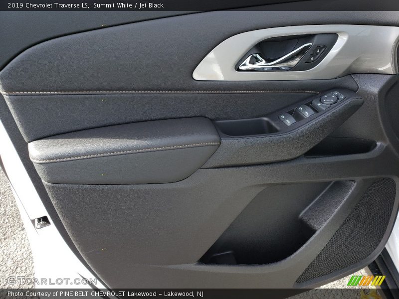 Summit White / Jet Black 2019 Chevrolet Traverse LS