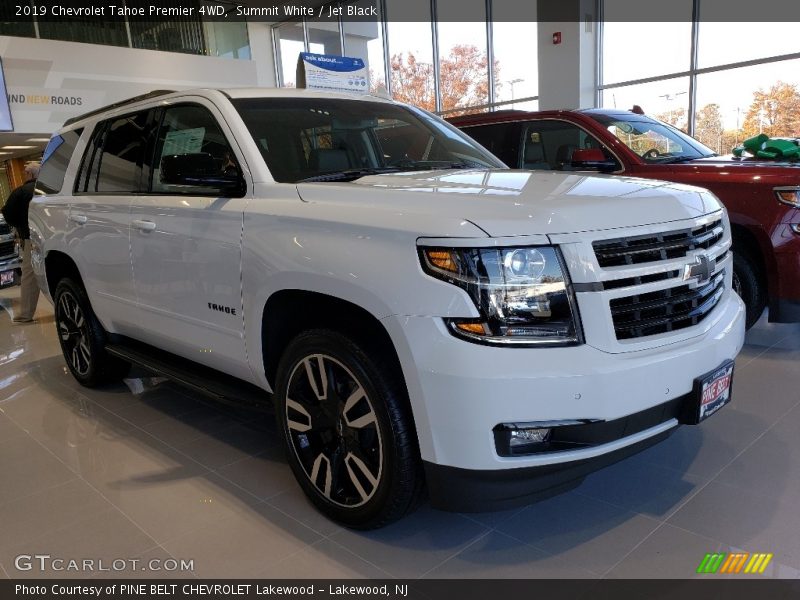 Front 3/4 View of 2019 Tahoe Premier 4WD