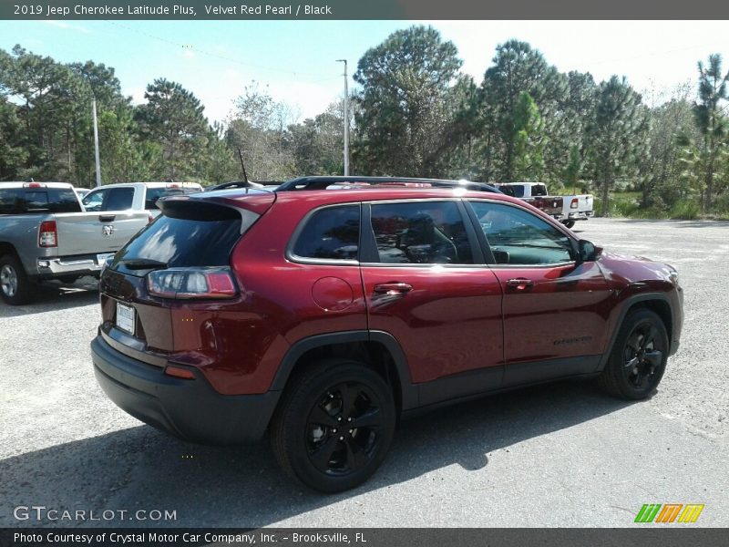 Velvet Red Pearl / Black 2019 Jeep Cherokee Latitude Plus