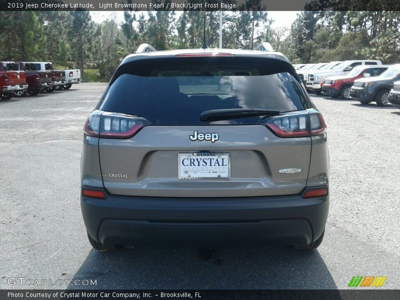 Light Brownstone Pearl / Black/Light Frost Beige 2019 Jeep Cherokee Latitude