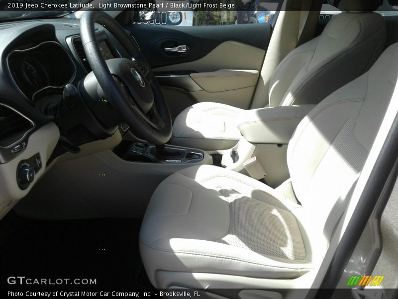 Light Brownstone Pearl / Black/Light Frost Beige 2019 Jeep Cherokee Latitude
