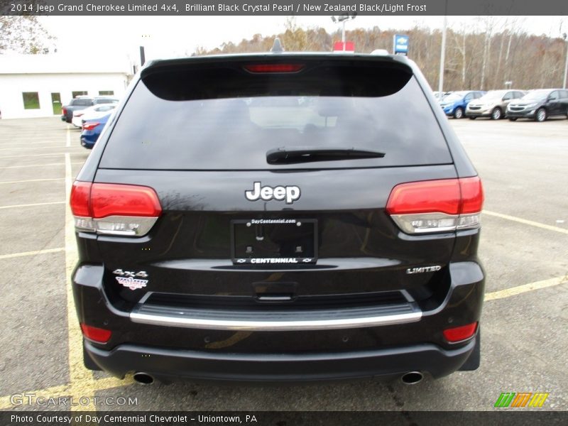 Brilliant Black Crystal Pearl / New Zealand Black/Light Frost 2014 Jeep Grand Cherokee Limited 4x4