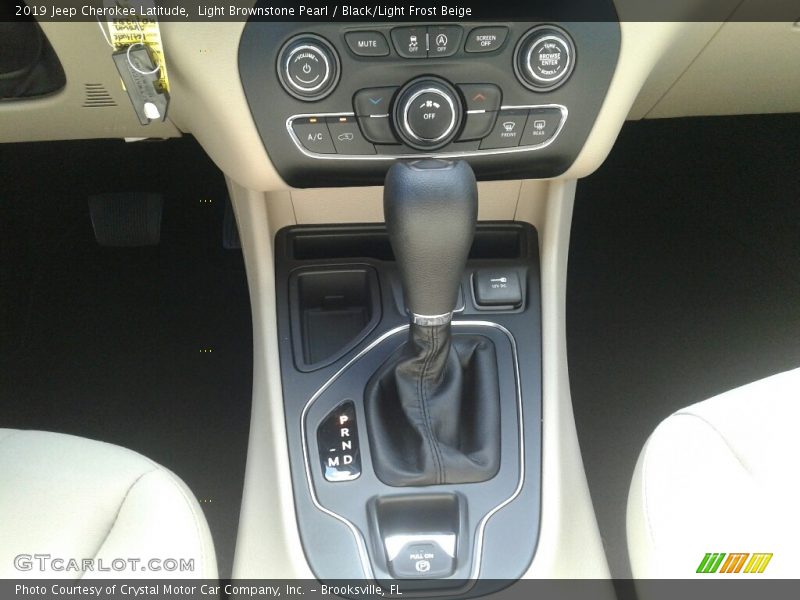 Light Brownstone Pearl / Black/Light Frost Beige 2019 Jeep Cherokee Latitude