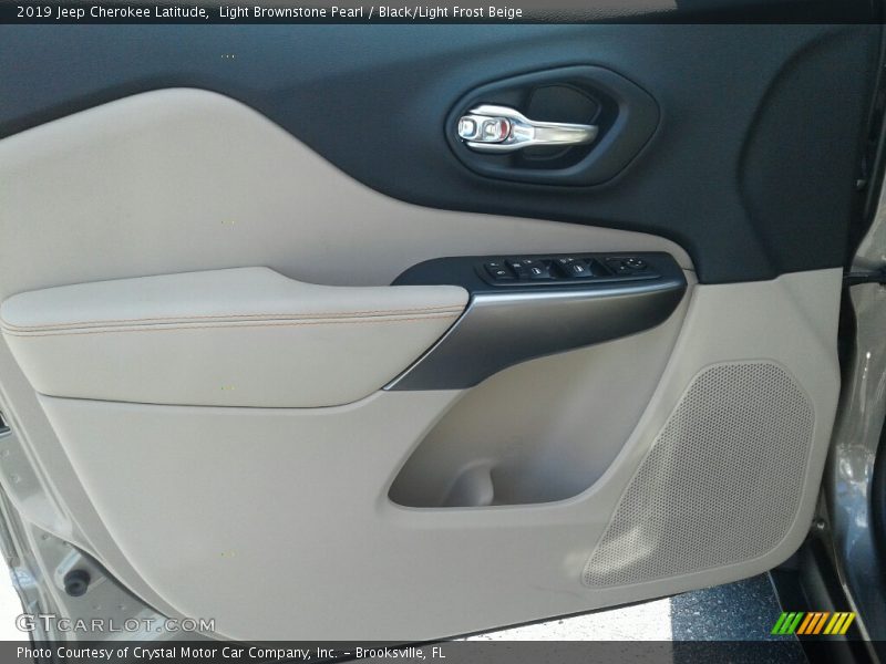Light Brownstone Pearl / Black/Light Frost Beige 2019 Jeep Cherokee Latitude