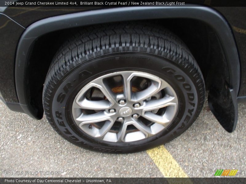 Brilliant Black Crystal Pearl / New Zealand Black/Light Frost 2014 Jeep Grand Cherokee Limited 4x4