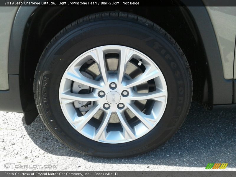 Light Brownstone Pearl / Black/Light Frost Beige 2019 Jeep Cherokee Latitude