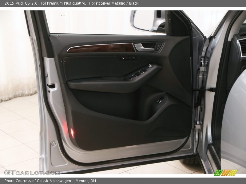 Florett Silver Metallic / Black 2015 Audi Q5 2.0 TFSI Premium Plus quattro