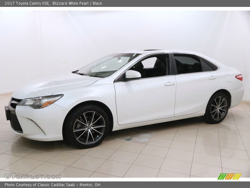 Blizzard White Pearl / Black 2017 Toyota Camry XSE