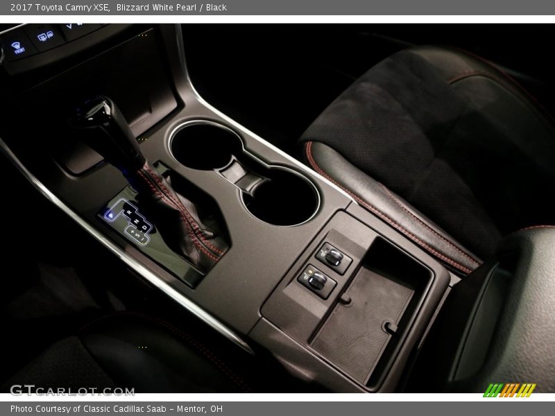 Blizzard White Pearl / Black 2017 Toyota Camry XSE