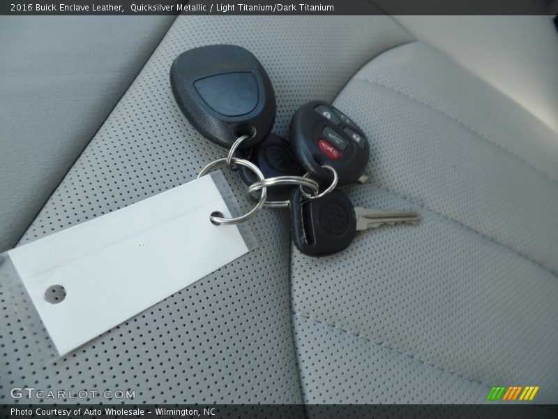 Quicksilver Metallic / Light Titanium/Dark Titanium 2016 Buick Enclave Leather