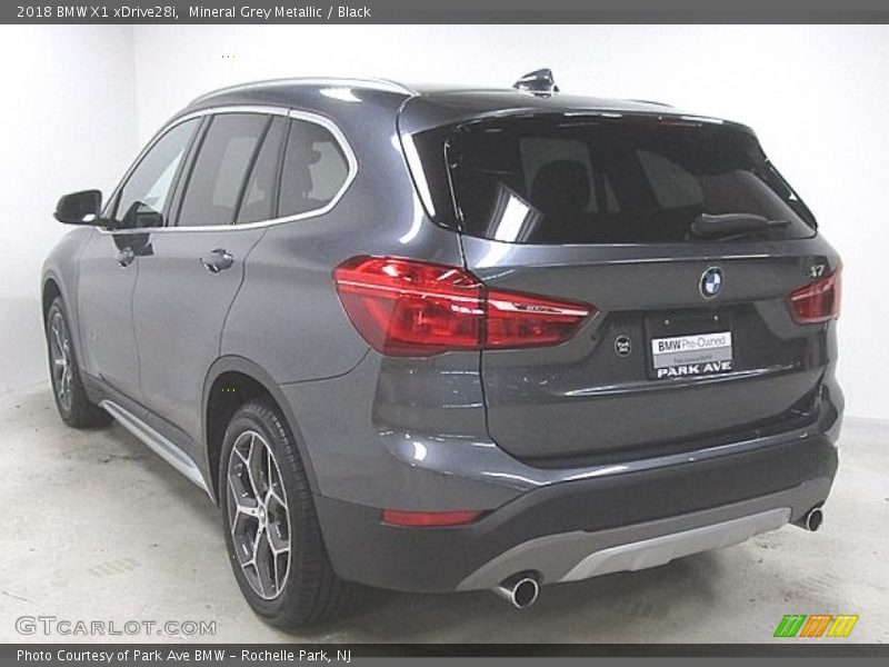 Mineral Grey Metallic / Black 2018 BMW X1 xDrive28i