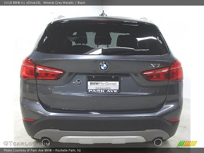Mineral Grey Metallic / Black 2018 BMW X1 xDrive28i