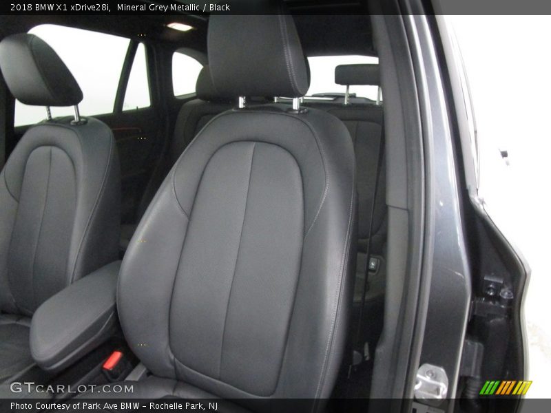 Mineral Grey Metallic / Black 2018 BMW X1 xDrive28i