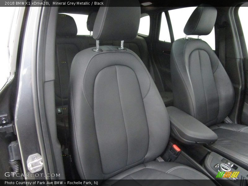Mineral Grey Metallic / Black 2018 BMW X1 xDrive28i