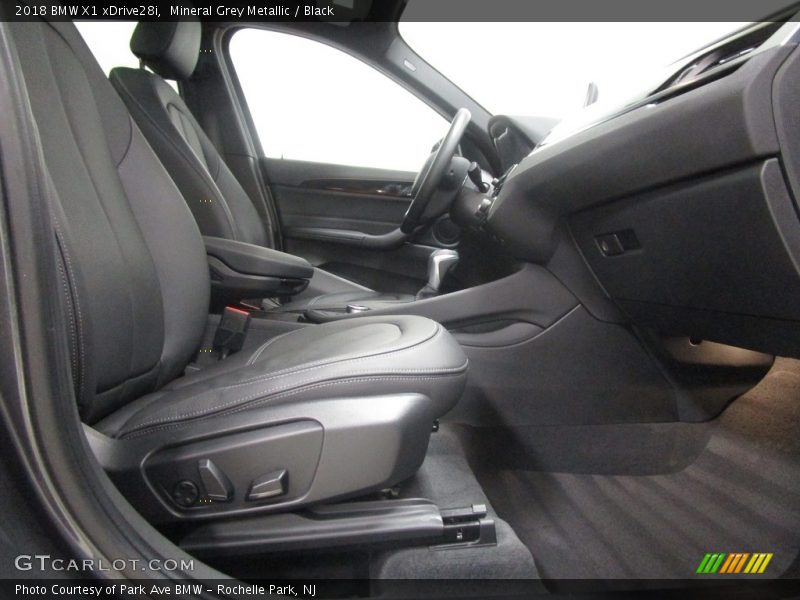 Mineral Grey Metallic / Black 2018 BMW X1 xDrive28i