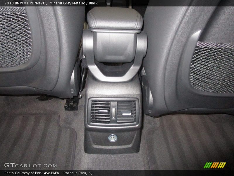 Mineral Grey Metallic / Black 2018 BMW X1 xDrive28i