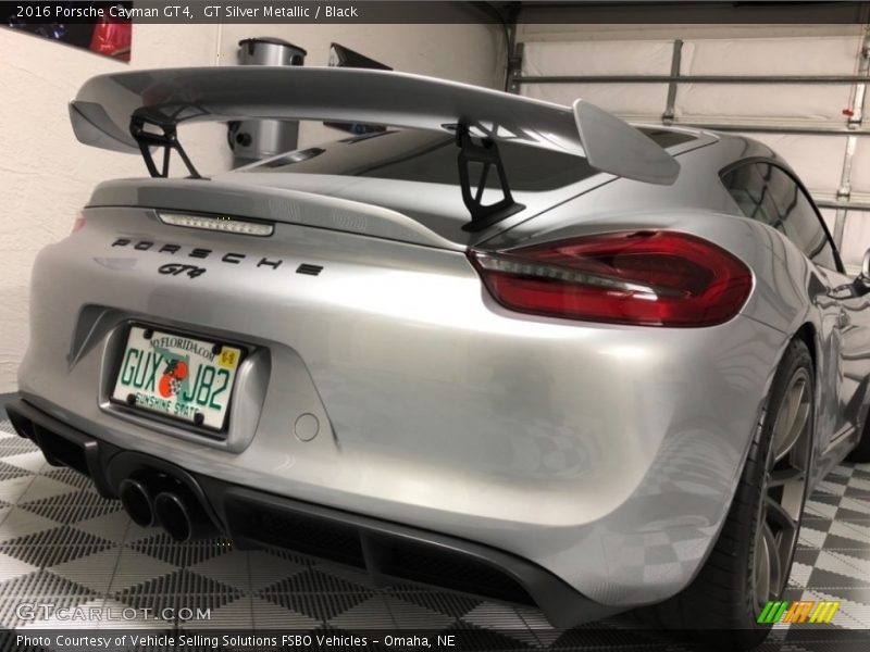 GT Silver Metallic / Black 2016 Porsche Cayman GT4