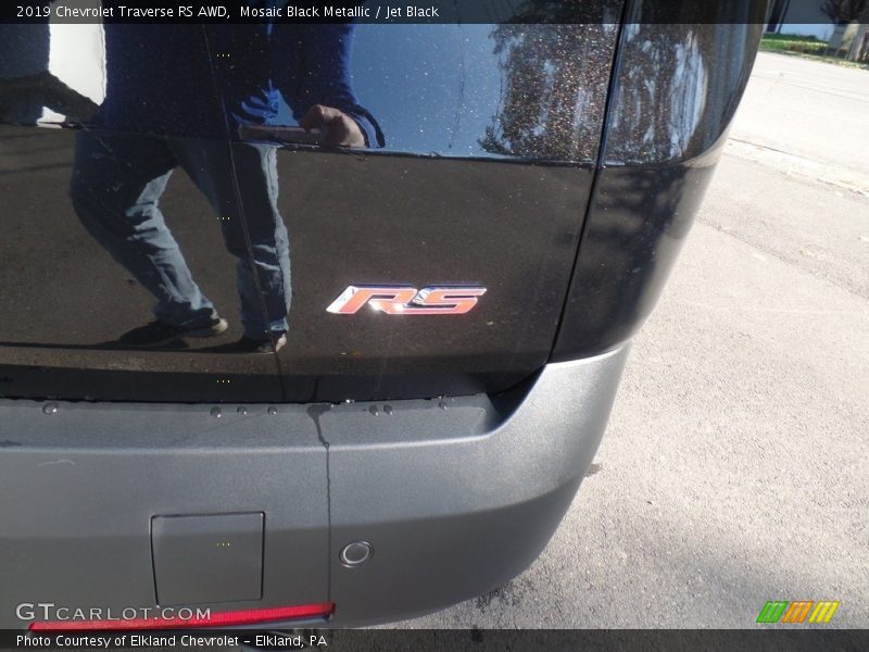 Mosaic Black Metallic / Jet Black 2019 Chevrolet Traverse RS AWD