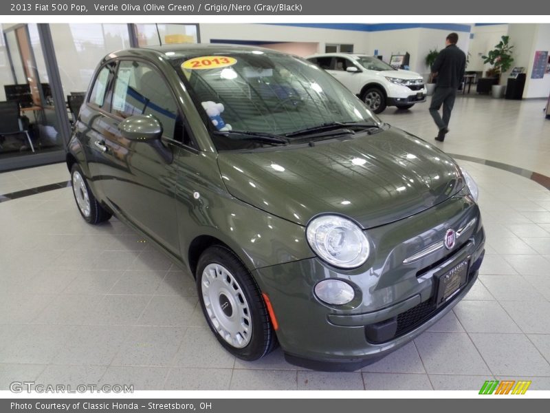 Verde Oliva (Olive Green) / Grigio/Nero (Gray/Black) 2013 Fiat 500 Pop