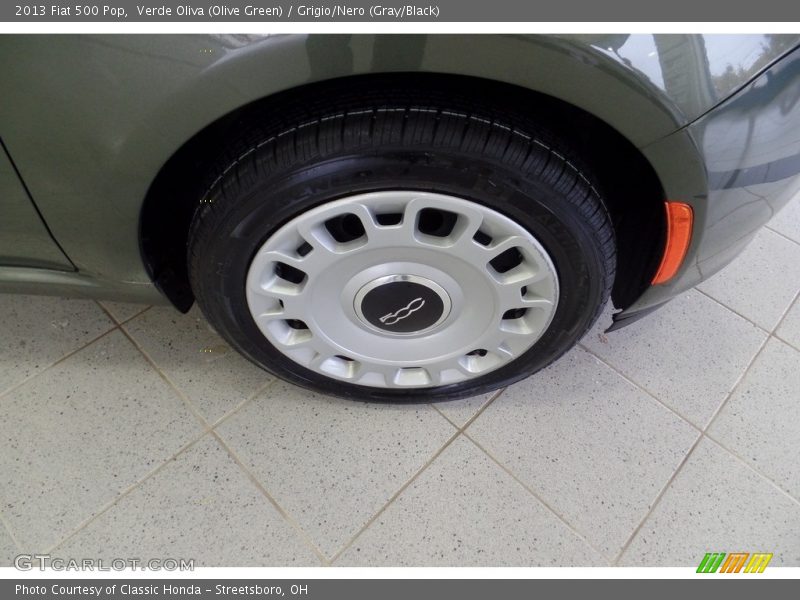 Verde Oliva (Olive Green) / Grigio/Nero (Gray/Black) 2013 Fiat 500 Pop