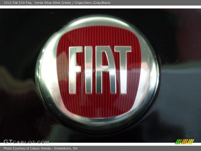 Verde Oliva (Olive Green) / Grigio/Nero (Gray/Black) 2013 Fiat 500 Pop