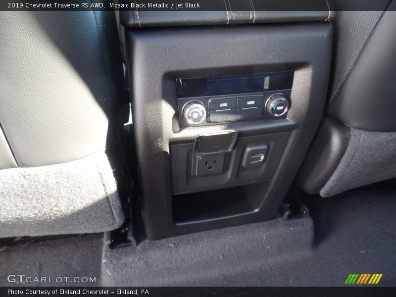 Mosaic Black Metallic / Jet Black 2019 Chevrolet Traverse RS AWD