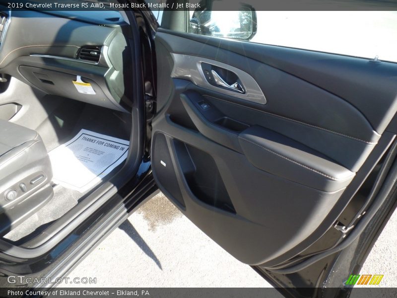 Mosaic Black Metallic / Jet Black 2019 Chevrolet Traverse RS AWD