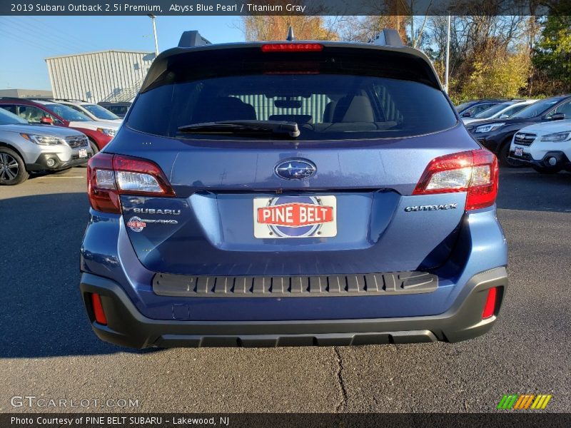 Abyss Blue Pearl / Titanium Gray 2019 Subaru Outback 2.5i Premium