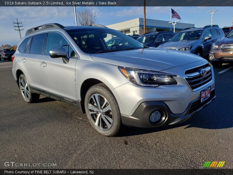 Front 3/4 View of 2019 Outback 2.5i Limited