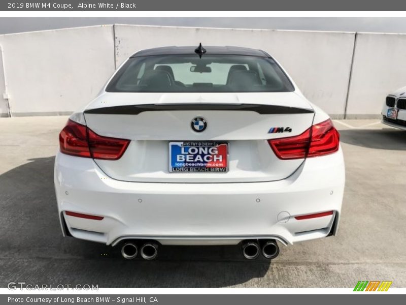 Alpine White / Black 2019 BMW M4 Coupe