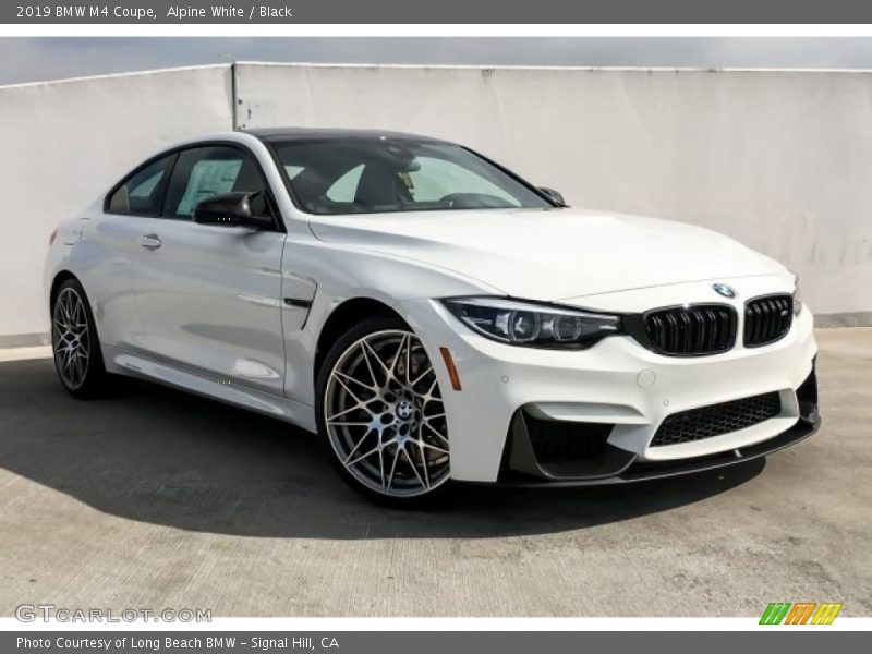 Front 3/4 View of 2019 M4 Coupe