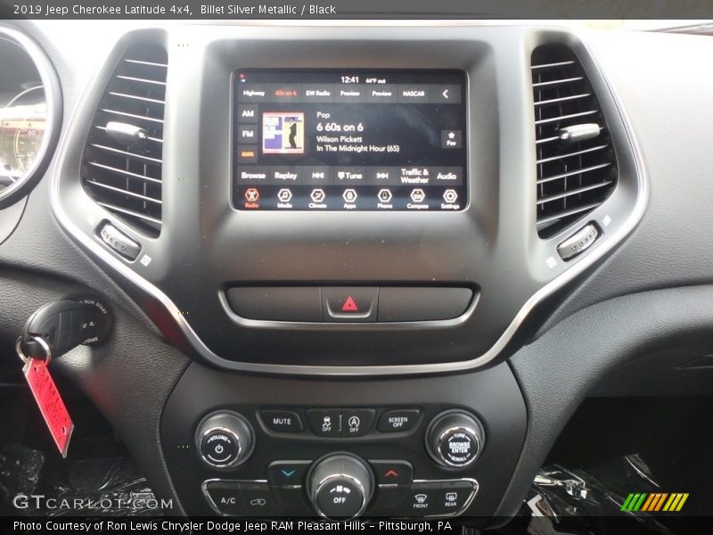 Billet Silver Metallic / Black 2019 Jeep Cherokee Latitude 4x4