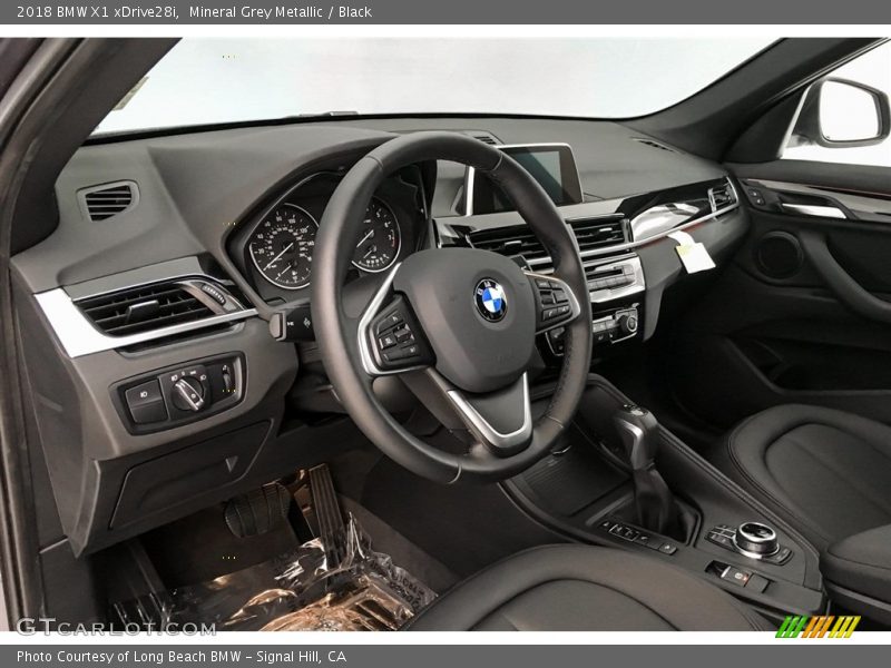Mineral Grey Metallic / Black 2018 BMW X1 xDrive28i