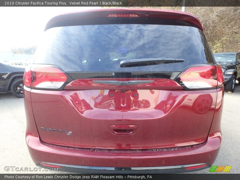 Velvet Red Pearl / Black/Black 2019 Chrysler Pacifica Touring Plus