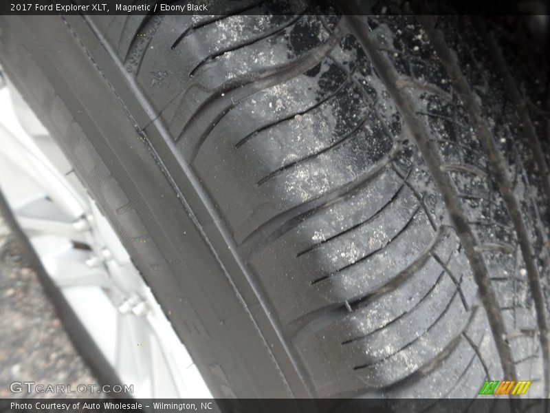 Magnetic / Ebony Black 2017 Ford Explorer XLT