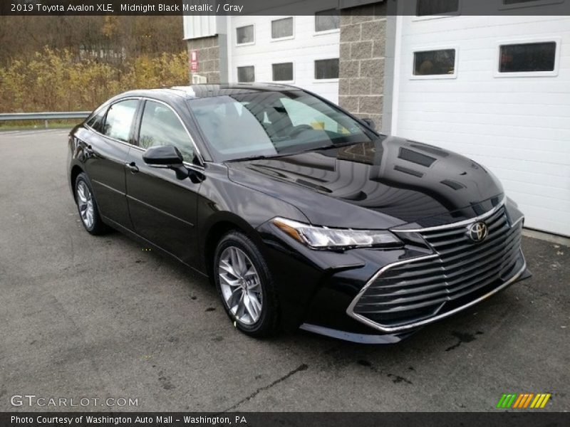 Midnight Black Metallic / Gray 2019 Toyota Avalon XLE