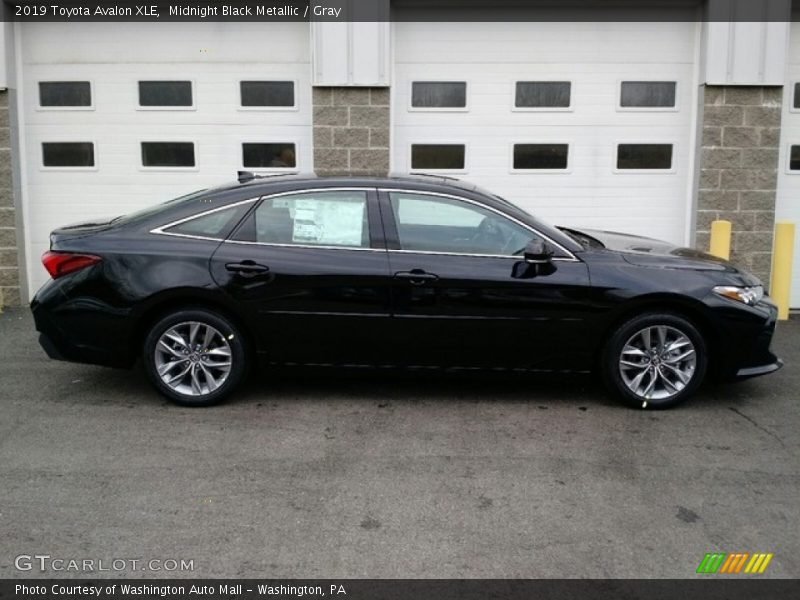 Midnight Black Metallic / Gray 2019 Toyota Avalon XLE
