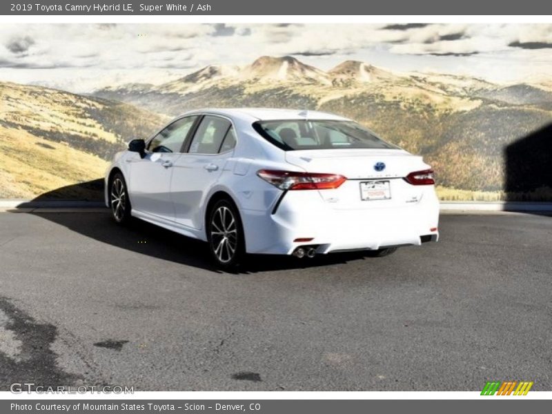 Super White / Ash 2019 Toyota Camry Hybrid LE