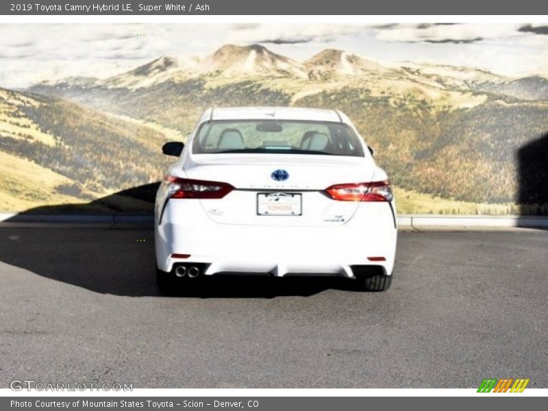 Super White / Ash 2019 Toyota Camry Hybrid LE