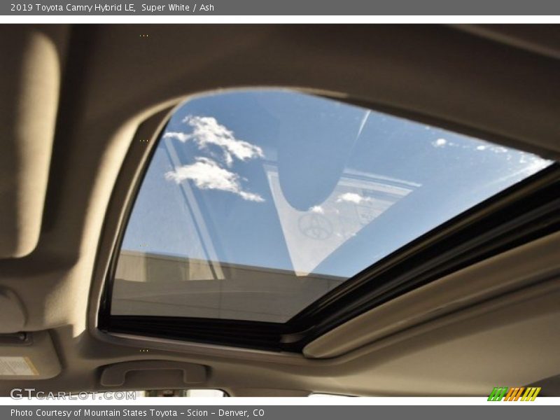 Super White / Ash 2019 Toyota Camry Hybrid LE