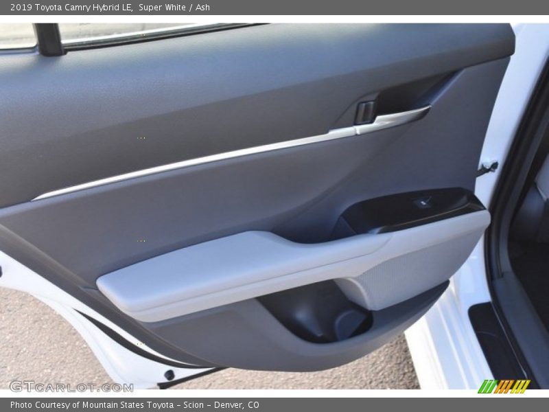 Super White / Ash 2019 Toyota Camry Hybrid LE