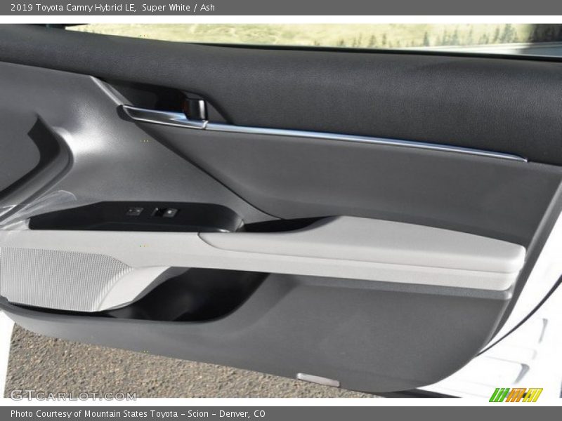Super White / Ash 2019 Toyota Camry Hybrid LE